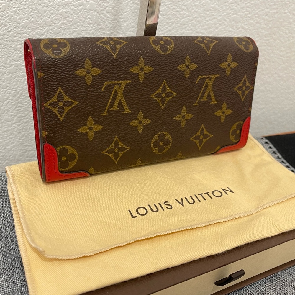 01. LOUIS VUITTON Sarah Retiro Monogram Canvas Wallet Brown/Cerise - Picture 9 of 16